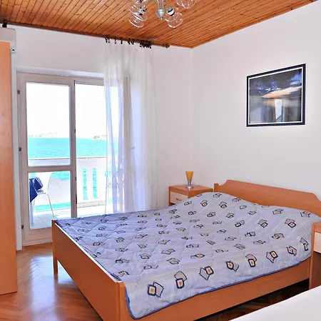 Triple Metajna 206e Pensjonat Pag Town